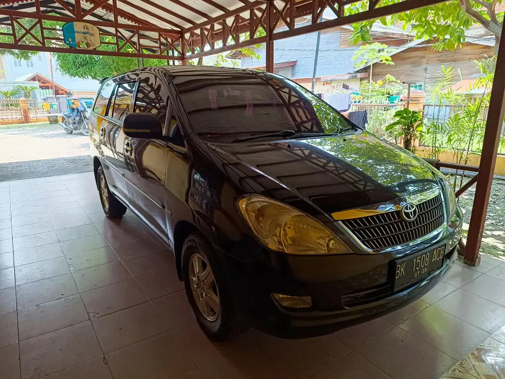 Toyota Kijang Innova 2006 Bensin MT