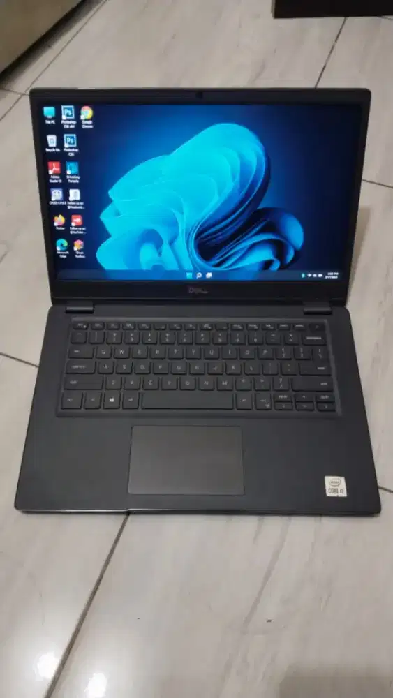 Dell cori i3 gen 10/8 SSD 256ssd dobel VGA win 11