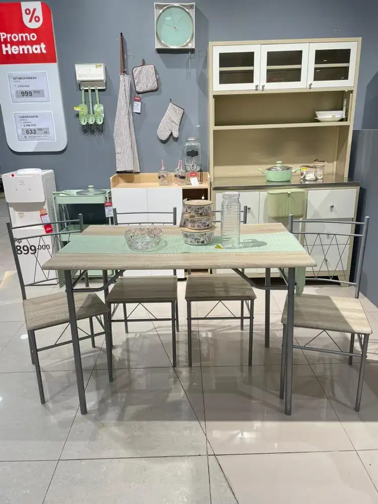Meja Makan Set 4 Kursi