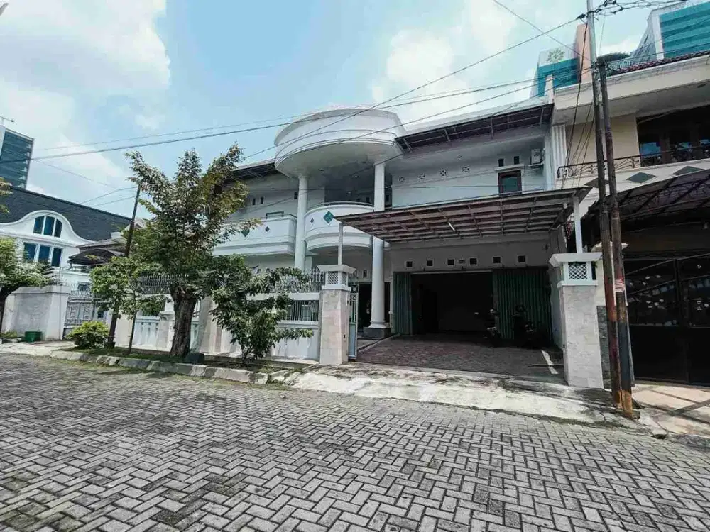Dijual Rumah Mewah Lingkungan Elit Solo Baru