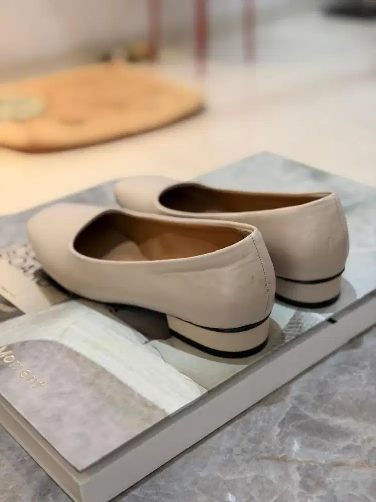 Flat Shoes Wanita Nude Size 38 Non Slip Kondisi Bagus