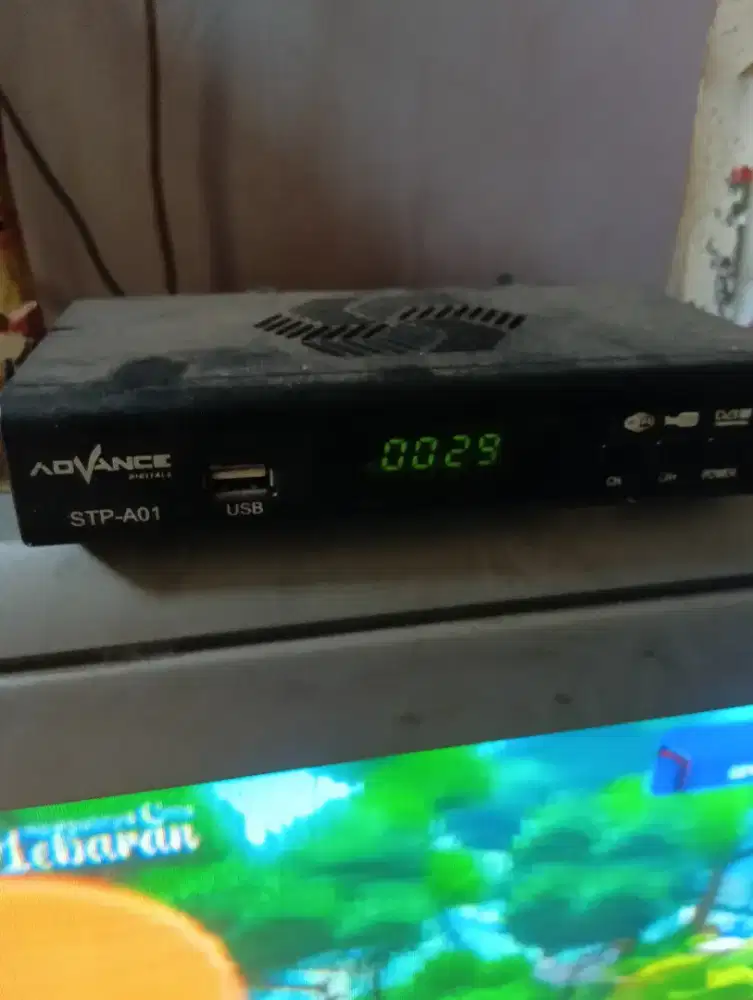 Tivi Sharp 21 in dan stb advance siap pake