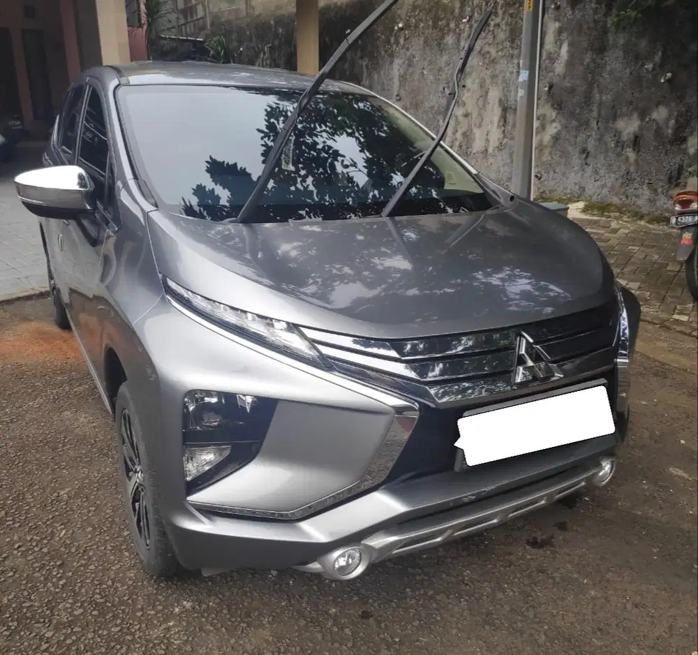 DIJUAL Mitsubishi Xpander Ultimate AT 2018 Abu - Abu
