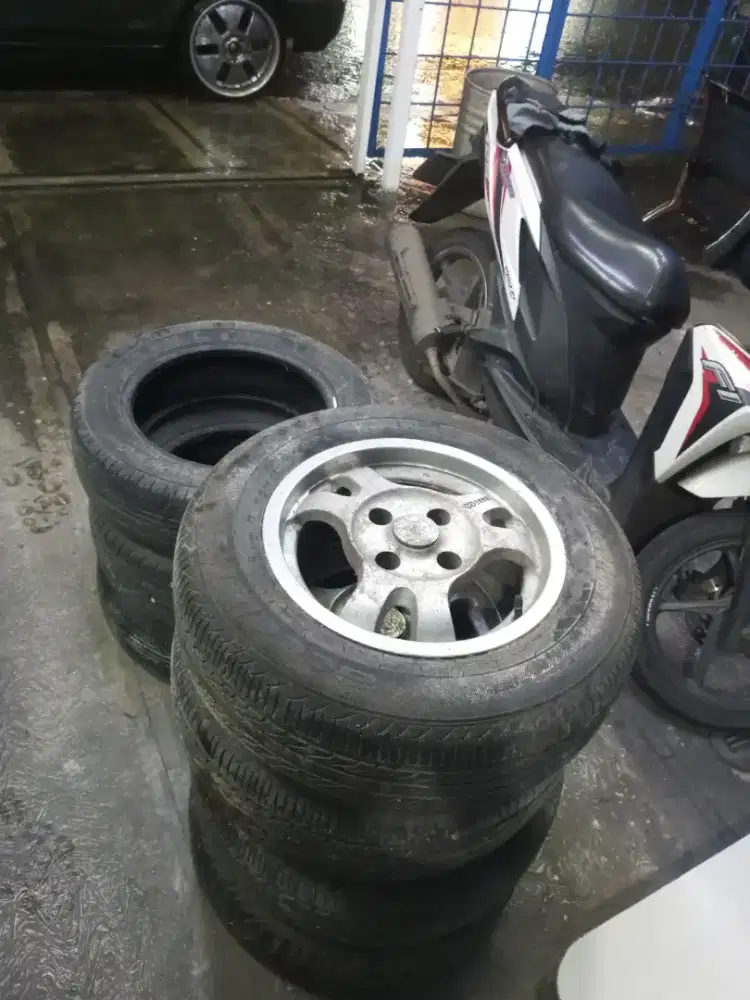 Velq kijang grand dan ban baru ring 14 jumlah 4 pc
