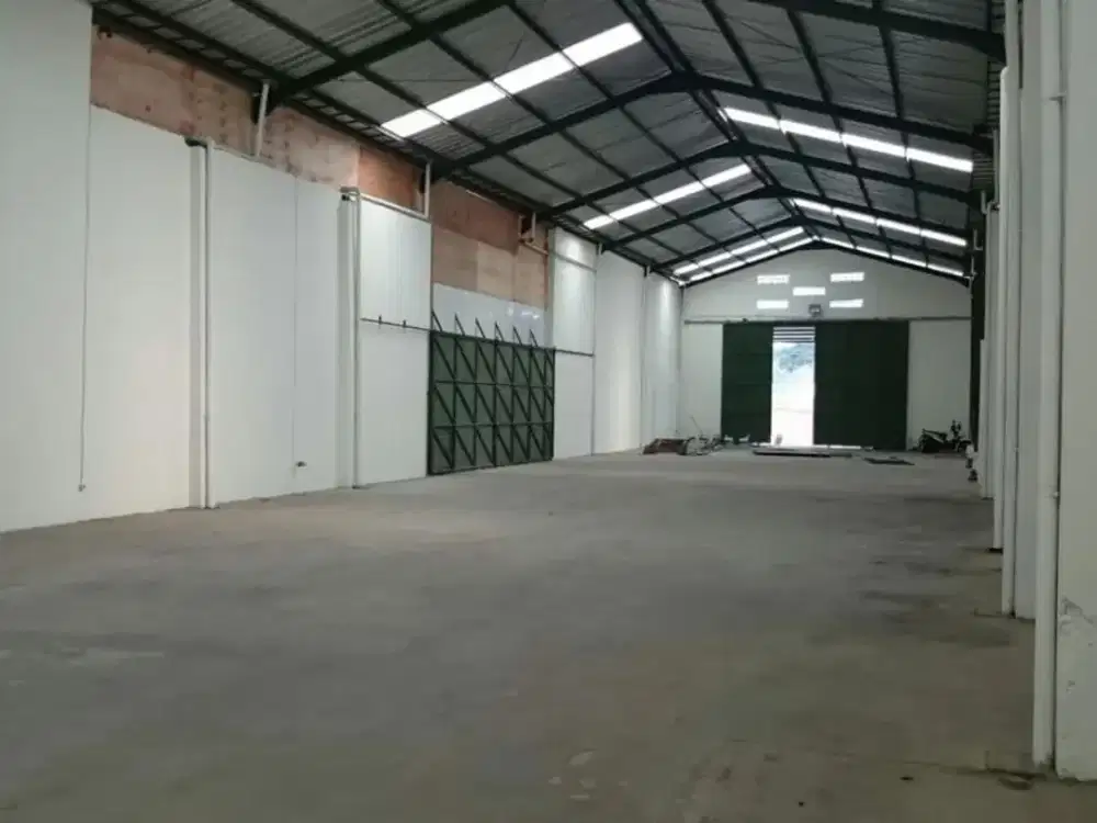Murah!! Gudang Strategis di Cibolerang Bandung