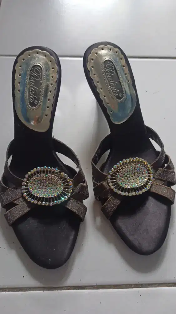 Sendal heels no 38