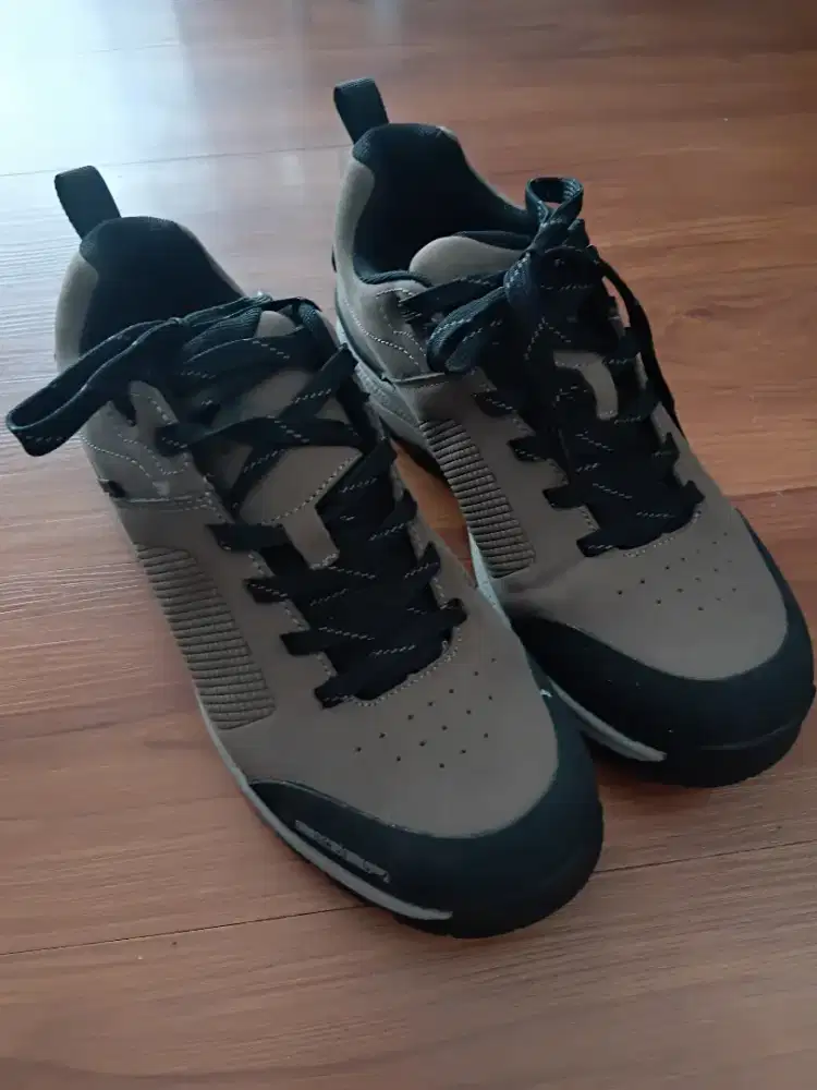 Sepatu eiger mountain shoes