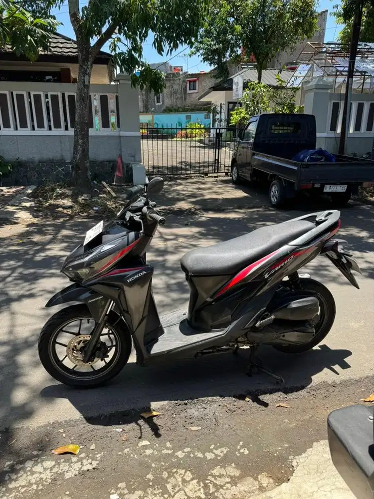 Vario 125 New Hitam terbaik