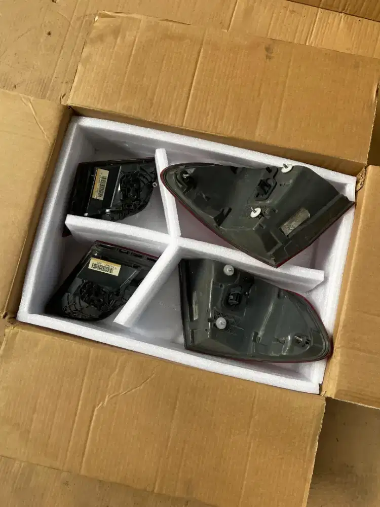 Stop lamp original copotan BMW F10 then 2010,2011,2012,2013