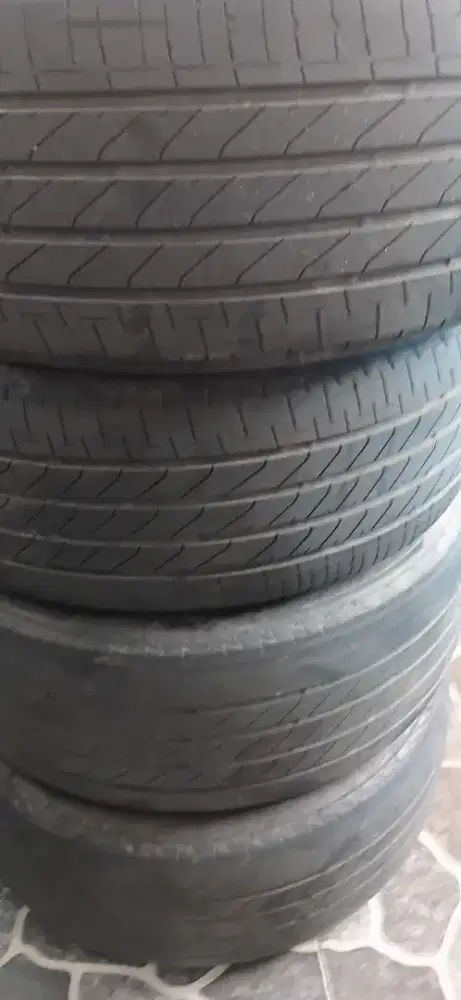 Ban bekas bridgestone ukuran 215/55 R16 Turanza 1 set