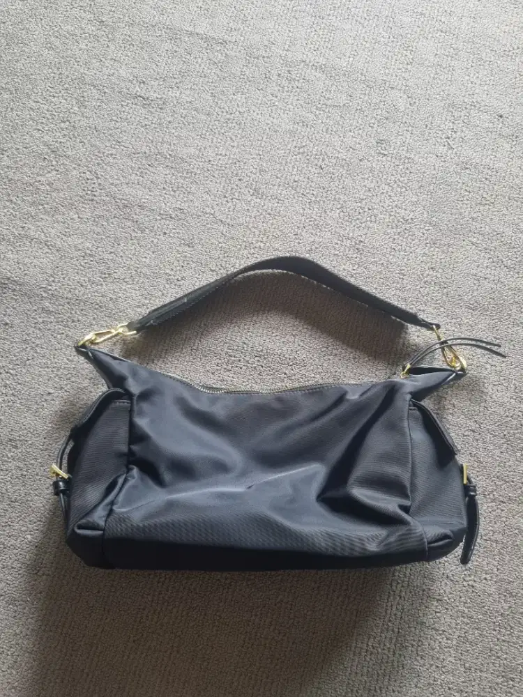 Tas wanita prada black