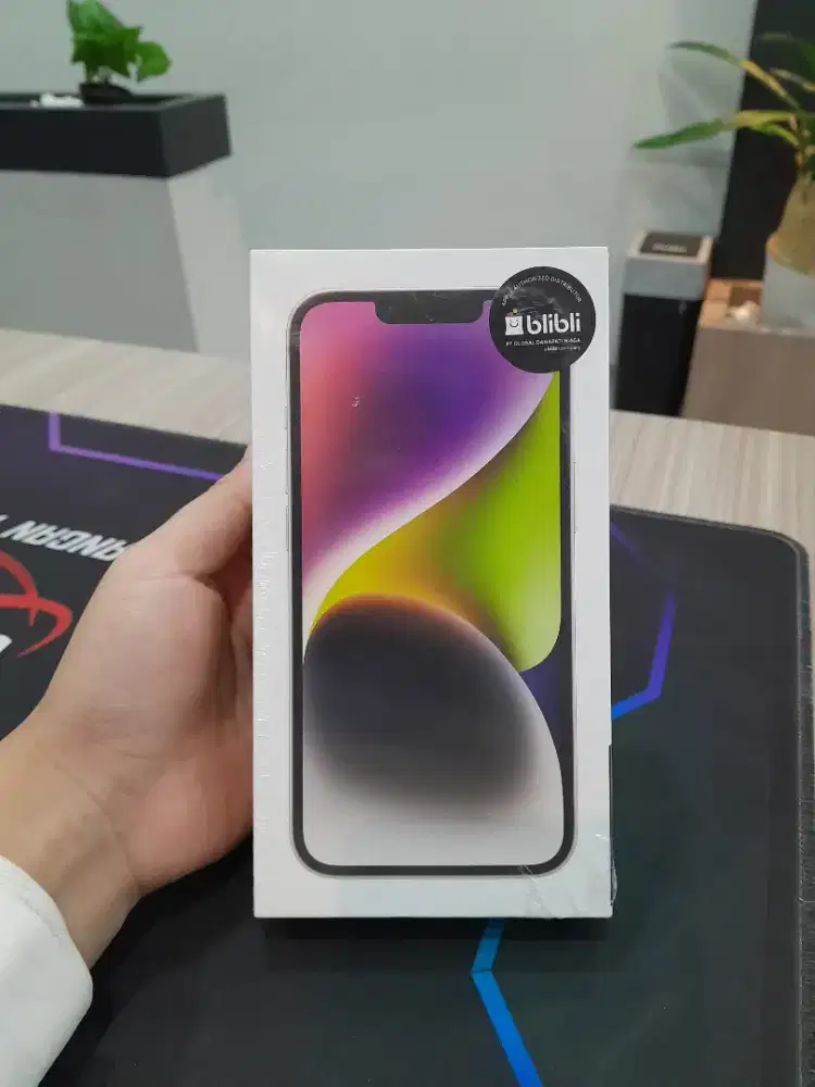 Iphone 14 starlight Brand New