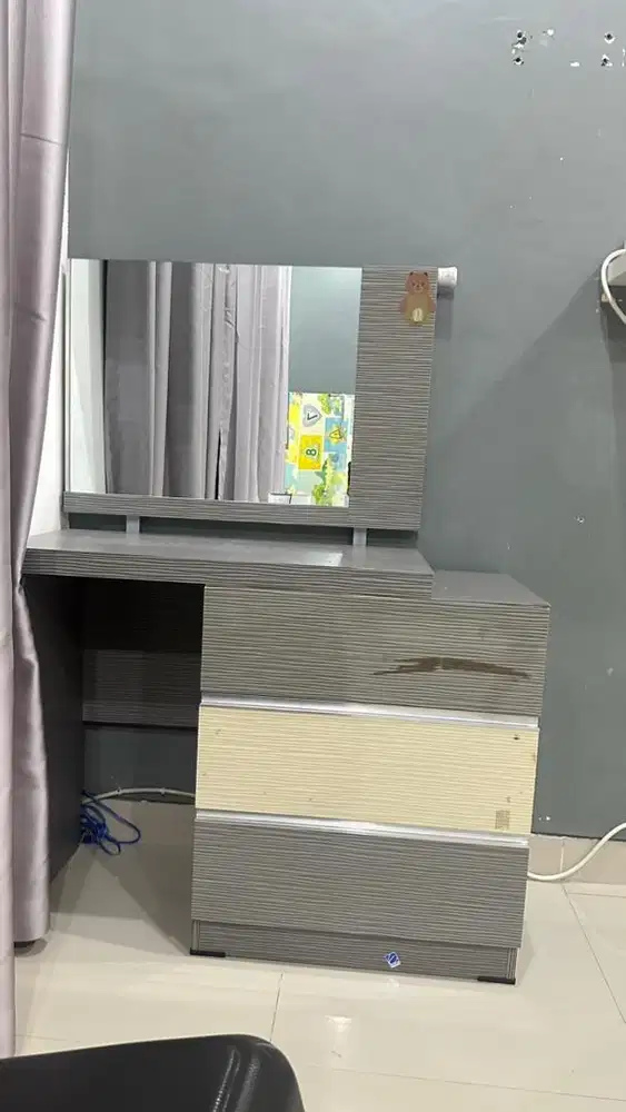 Preloved 1 set meja rias dan kursi