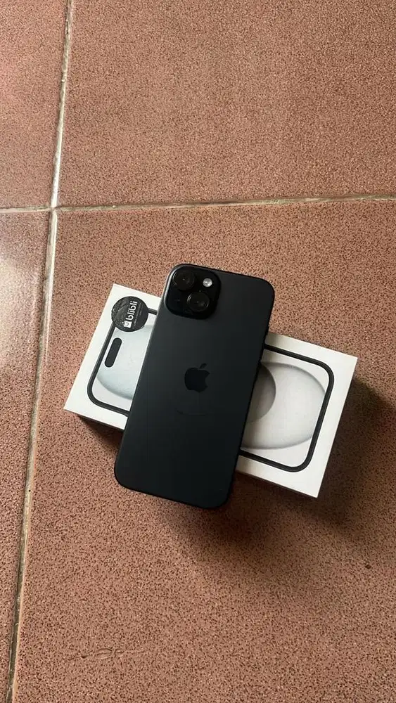 WTS iphone 15 black 128gb second