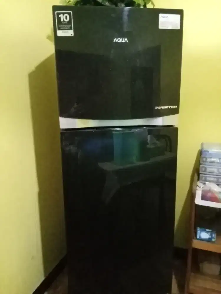 Kulkas Aqua 2 pintu Inverter