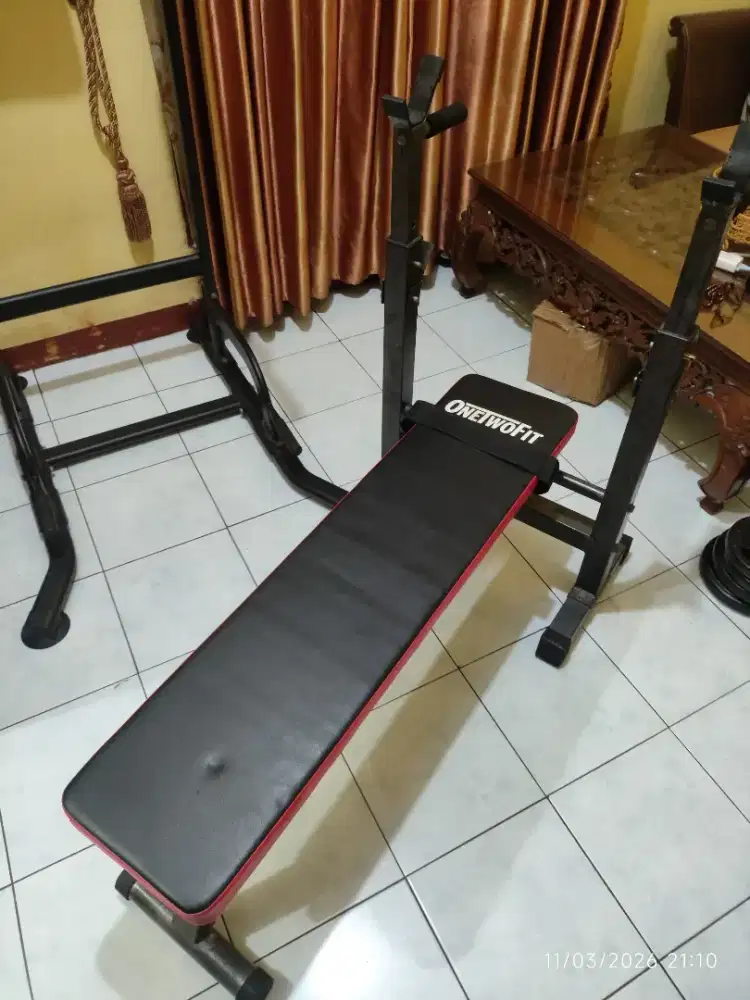 Bench press kursi gym