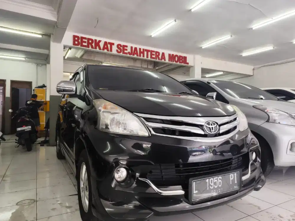 Tdp 25 toyota avanza G luxury 1.3 hitam 2015 fullori surabaya