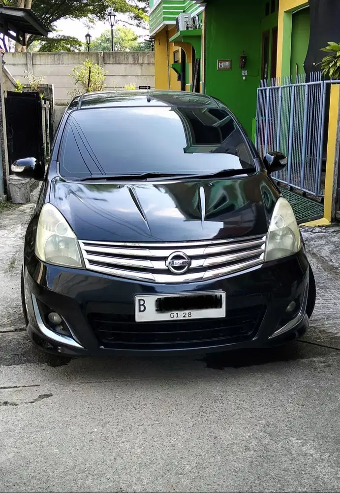 Nissan GRAND LIVINA ultimate 2012 matic bensin
