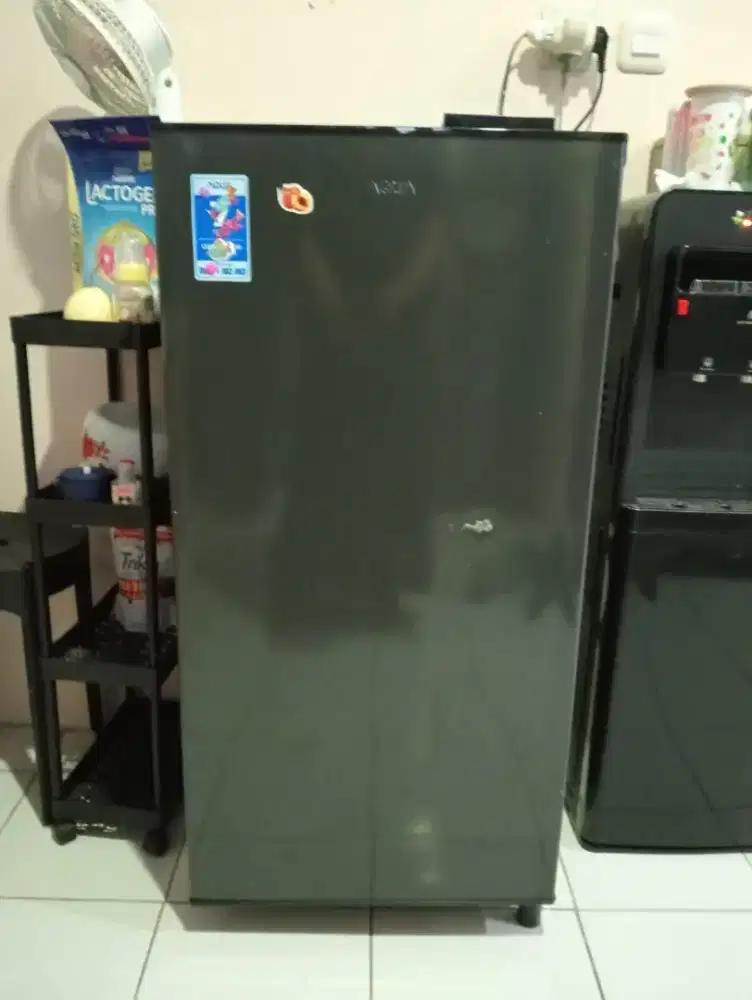 kulkas 1 pintu Aqua