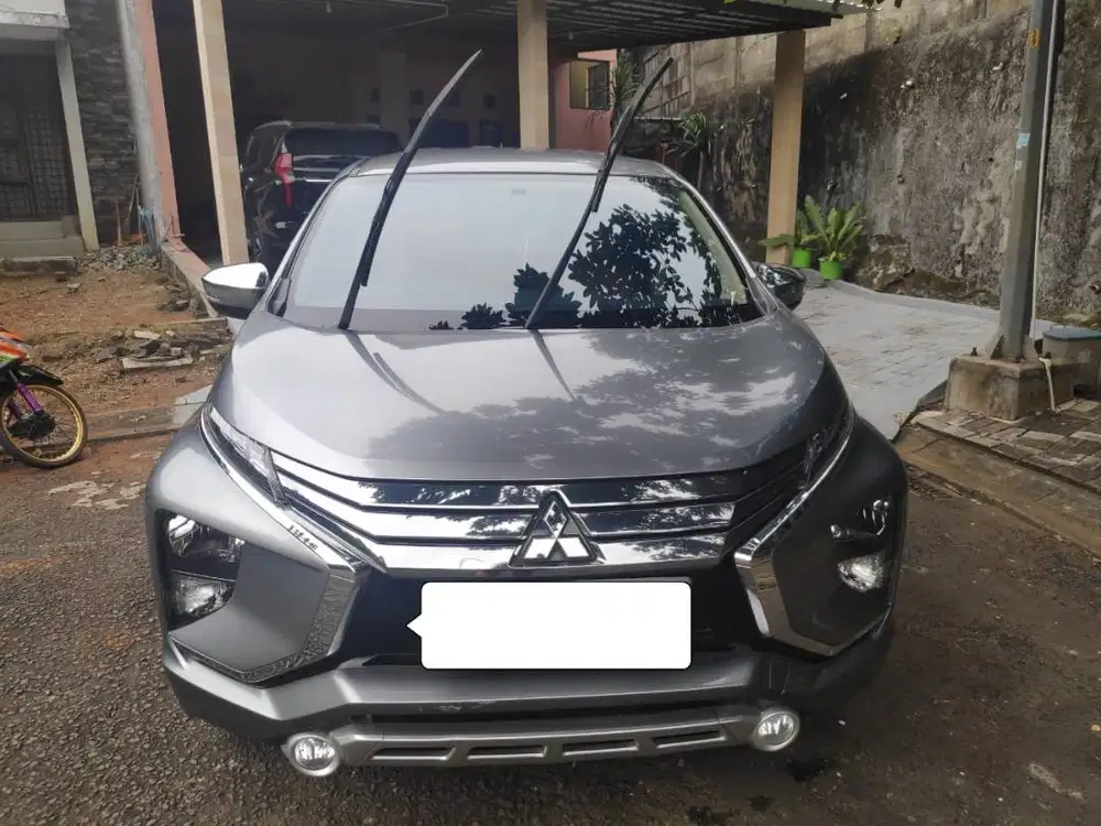 DIJUAL Mitsubishi Xpander Ultimate AT 2018 Abu - Abu
