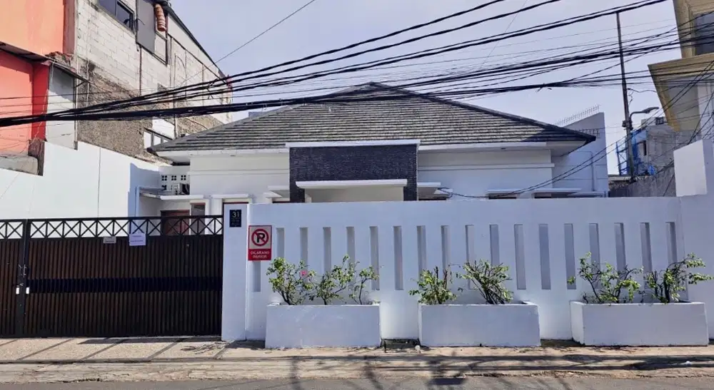 Disewakan Rumah cantik umtuk hunian atau kantor