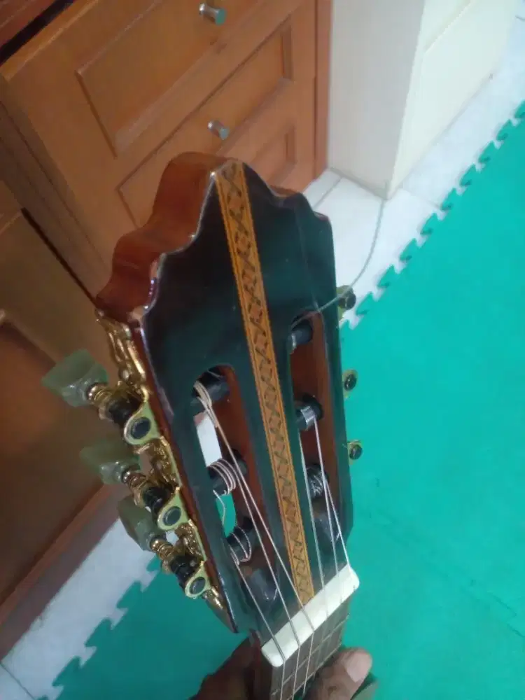 Gitar klasik jepang 1970an