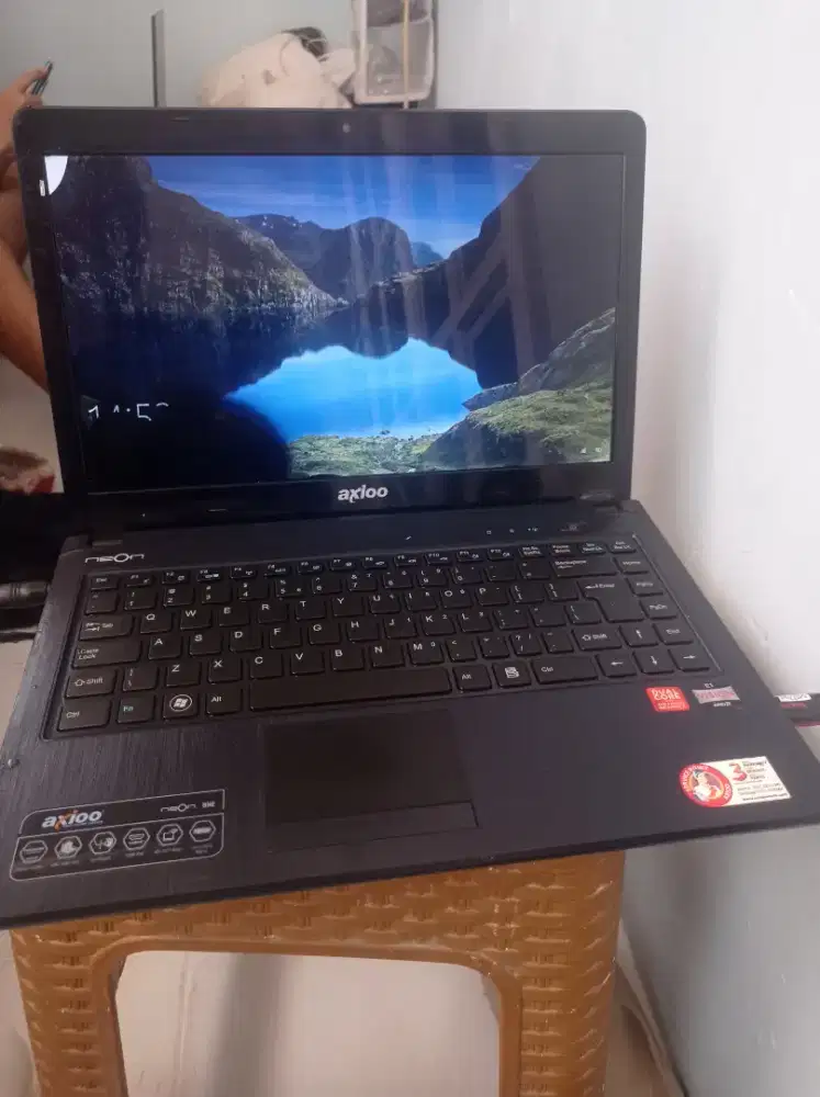 Axioo neon bne AMD E1/ Dual core