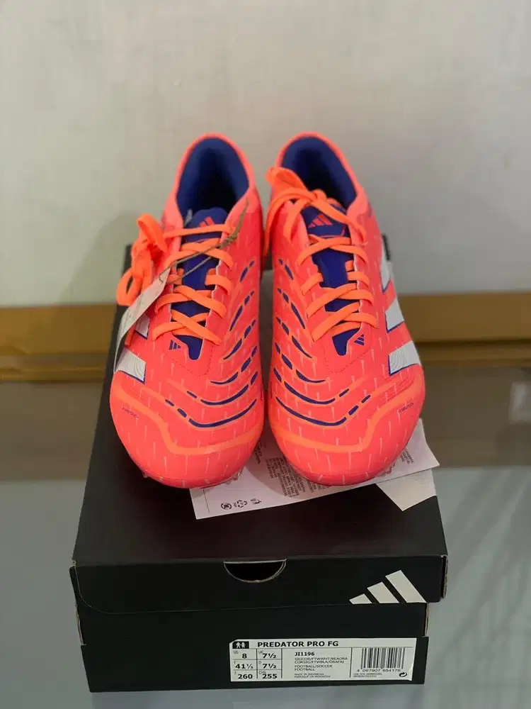 Sepatu bola adidas predator pro
