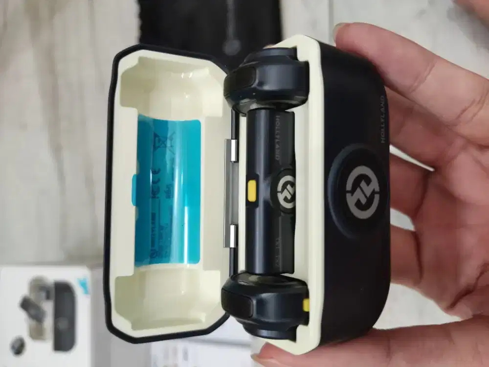 Mic hollyland lark M2 black fullset lengkap mulus seperti baru