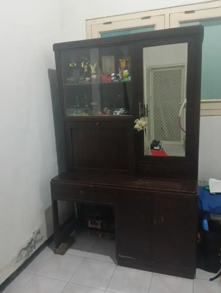 Dijual Meja belajar besar, kondisi bekas, kayu jati kuno kokoh