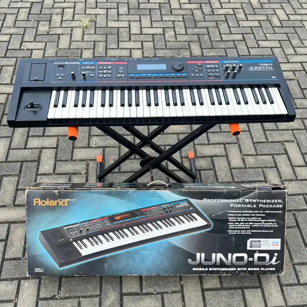 Keyboard Synthesizer Roland Juno Di