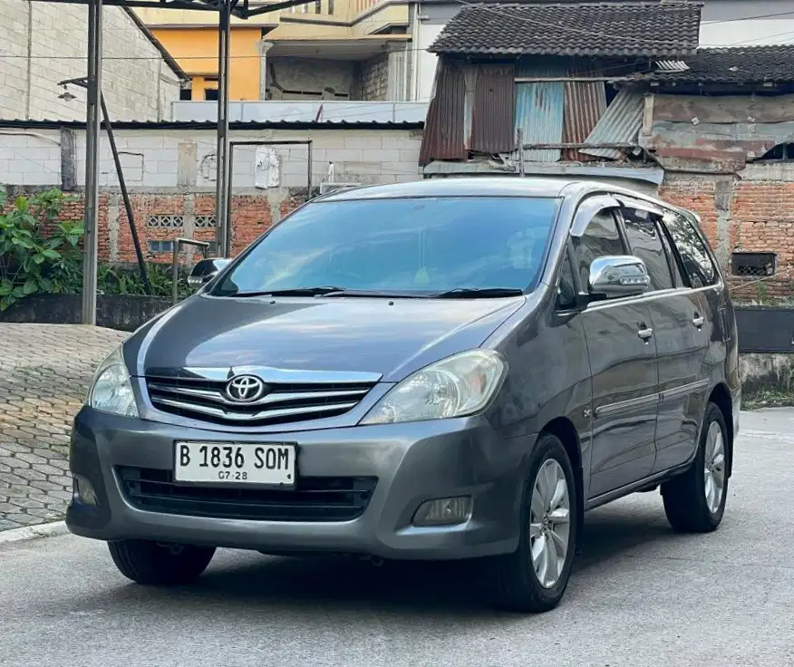 Low KM ! Toyota Kijang Innova 2.5 DIESEL V MANUAL Th 2011 2010