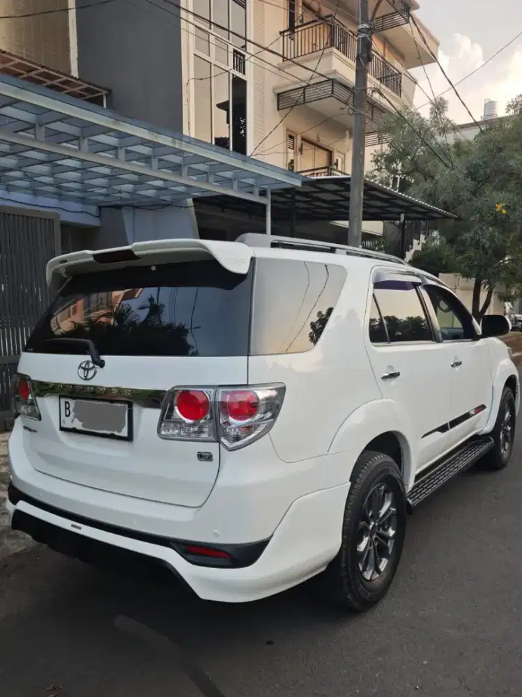 Toyota Fortuner G 2.7 Lux At bensin tahun 2013 Putih antik km 78 rb