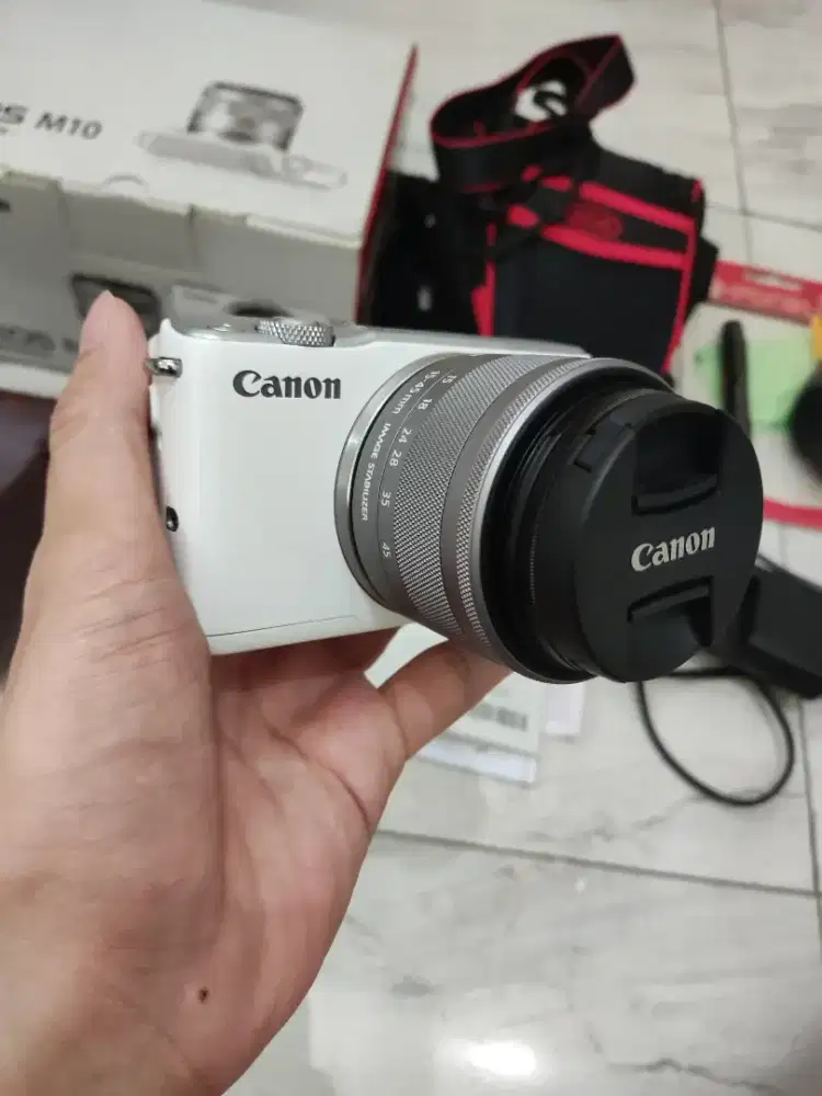 Kamera Canon mirrorles eos M10 lengkap mulus no minus