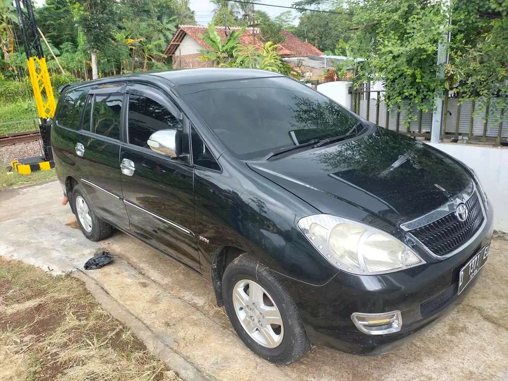 Toyota Kijang Innova 2005 Bensin