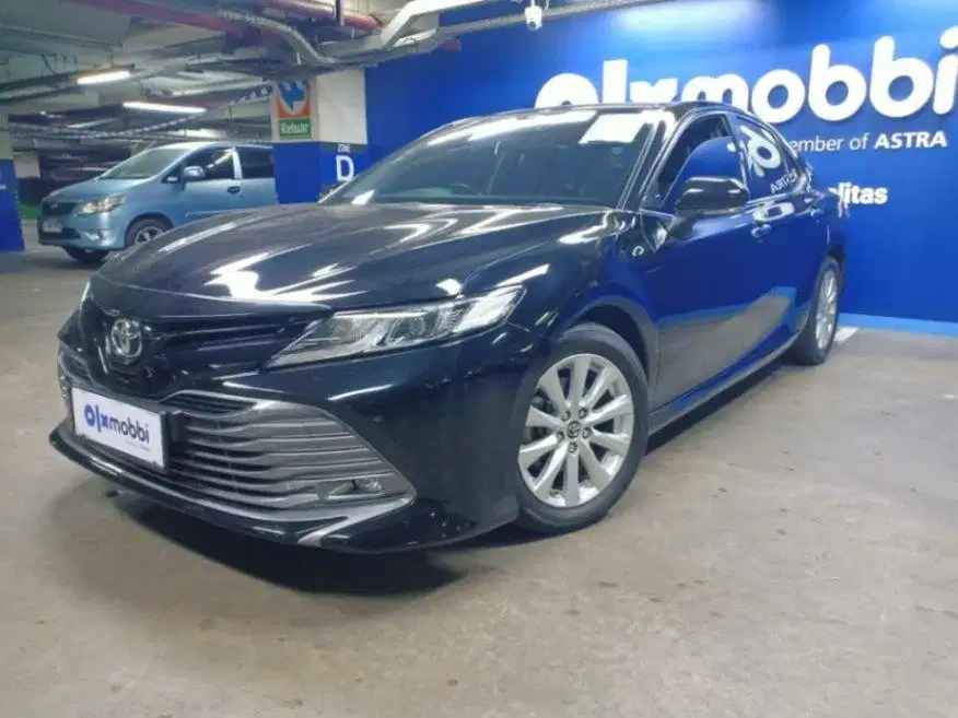 KM RENDAH - Toyota Camry 2.5 V Bensin-AT 2019 SISU