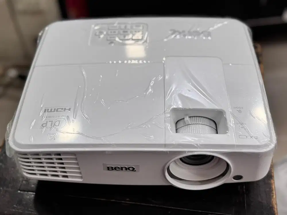 Proyektor BENQ - BX3040 Second Lengkap Mulus Masih Seperti Baru