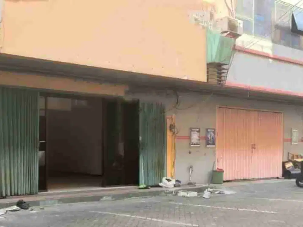 Disewakan Ruko 4 Lantai. Lokasi strategis. Surabaya Barat