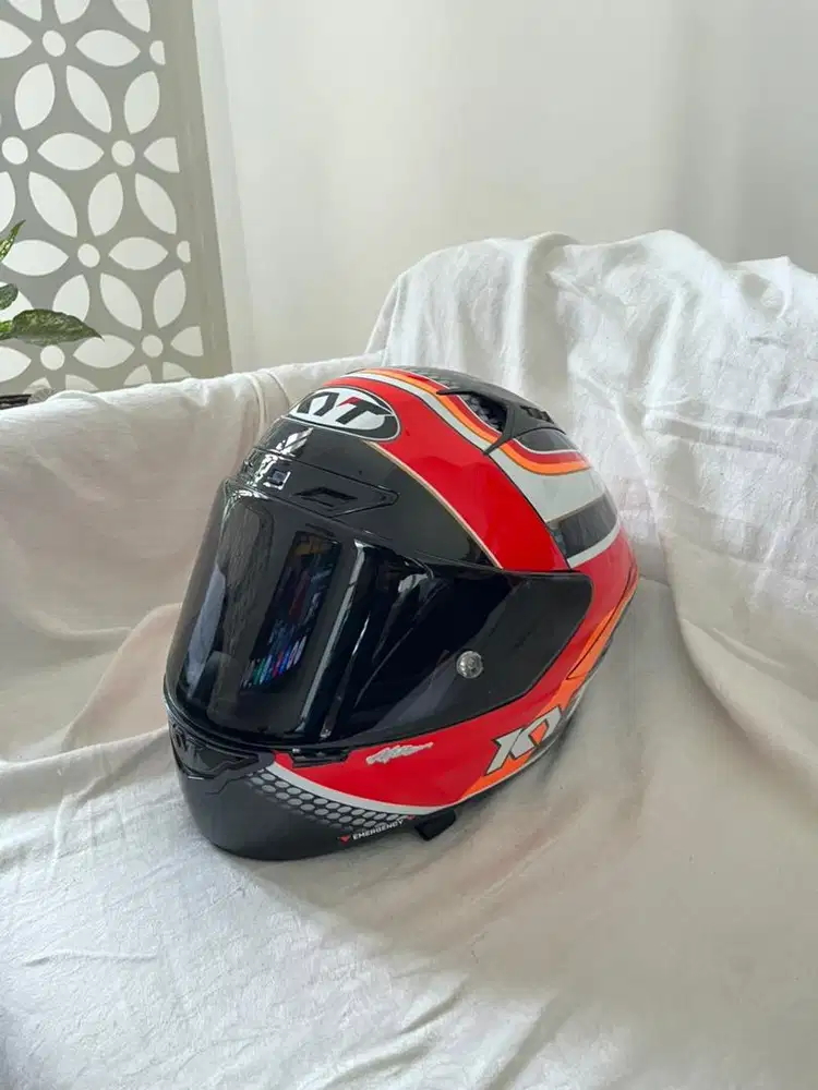 KYT NX Race Carbon Pirro