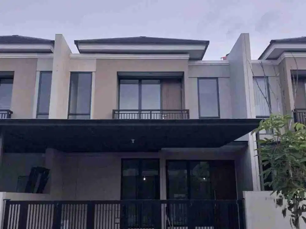 Disewakan Rumah 2 Lantai. Pondok Tjandra  Waru Surabaya