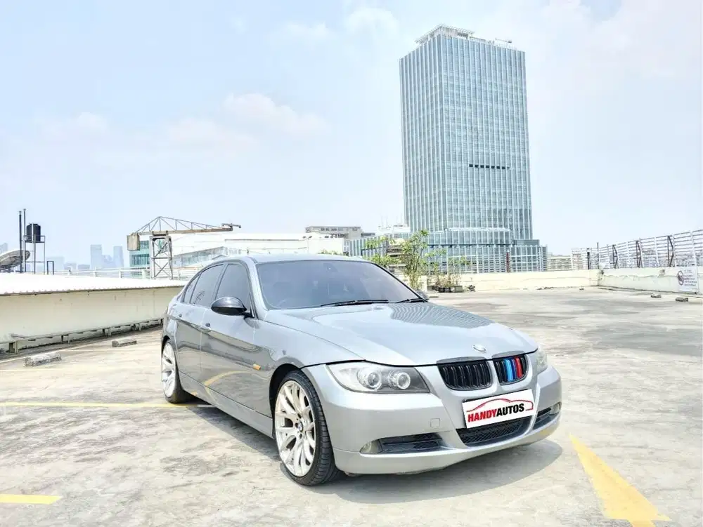 BMW 320i E90 Tahun 2006 Automatic Abu abu Metalik