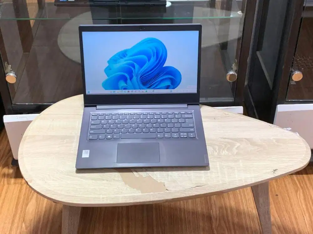 Lenovo Ideapad v14-ADA AMD 3020e Ram 8Gb SSD 256Gb Vga 2GB Normal