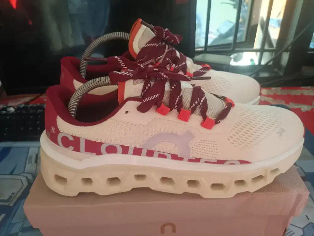 On Cloud Monster Beige Red