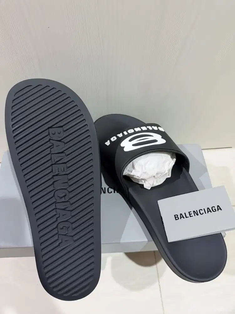 Sandal baleciaga pool slide size 42