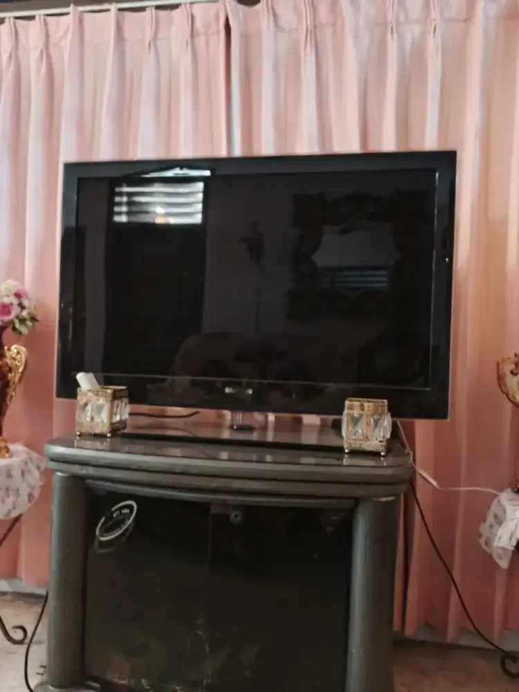 Jual aja nih tv 47 dan 32 inch samsung dan LG