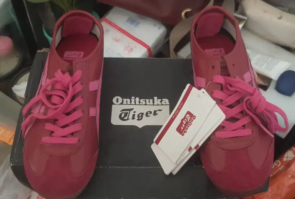 ONITSUKA TIGER MEXICO66 SIZE 38