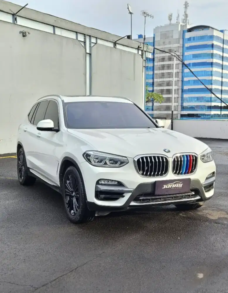BMW X3 Xdrive White on Brown
