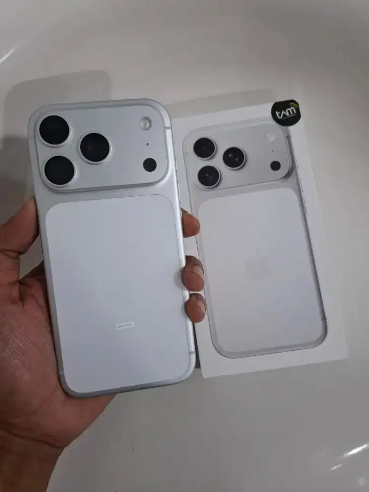 iPhone 17 pro 512gb iBox silver like new