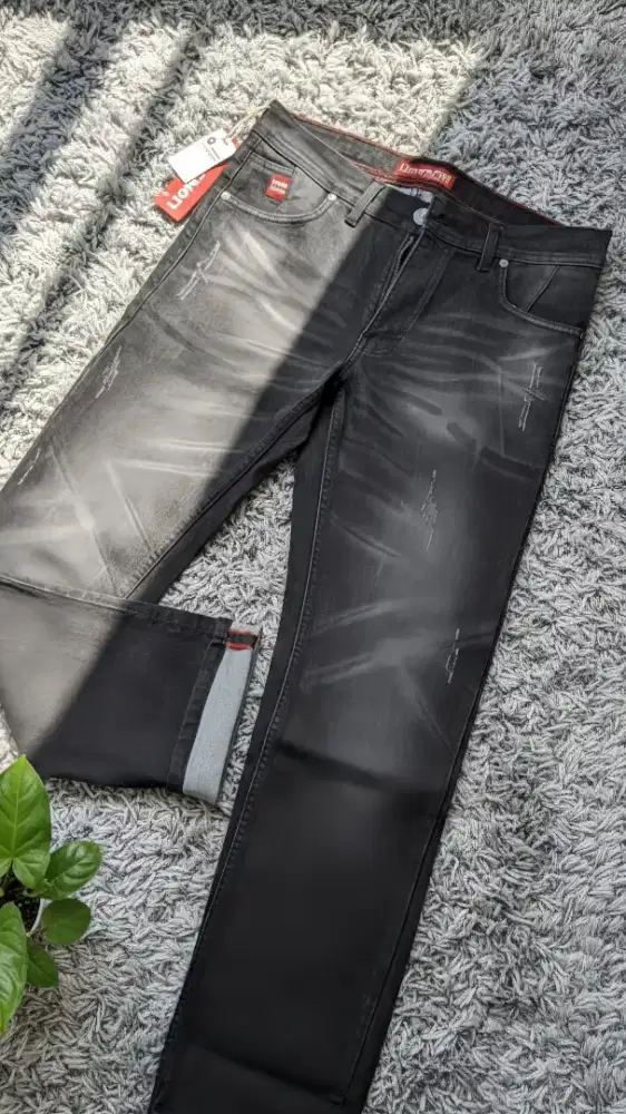 Celana jeans slimfit lightborn