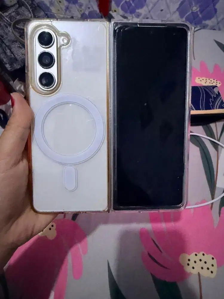 Samsung z fold 5 12/256 cream nego